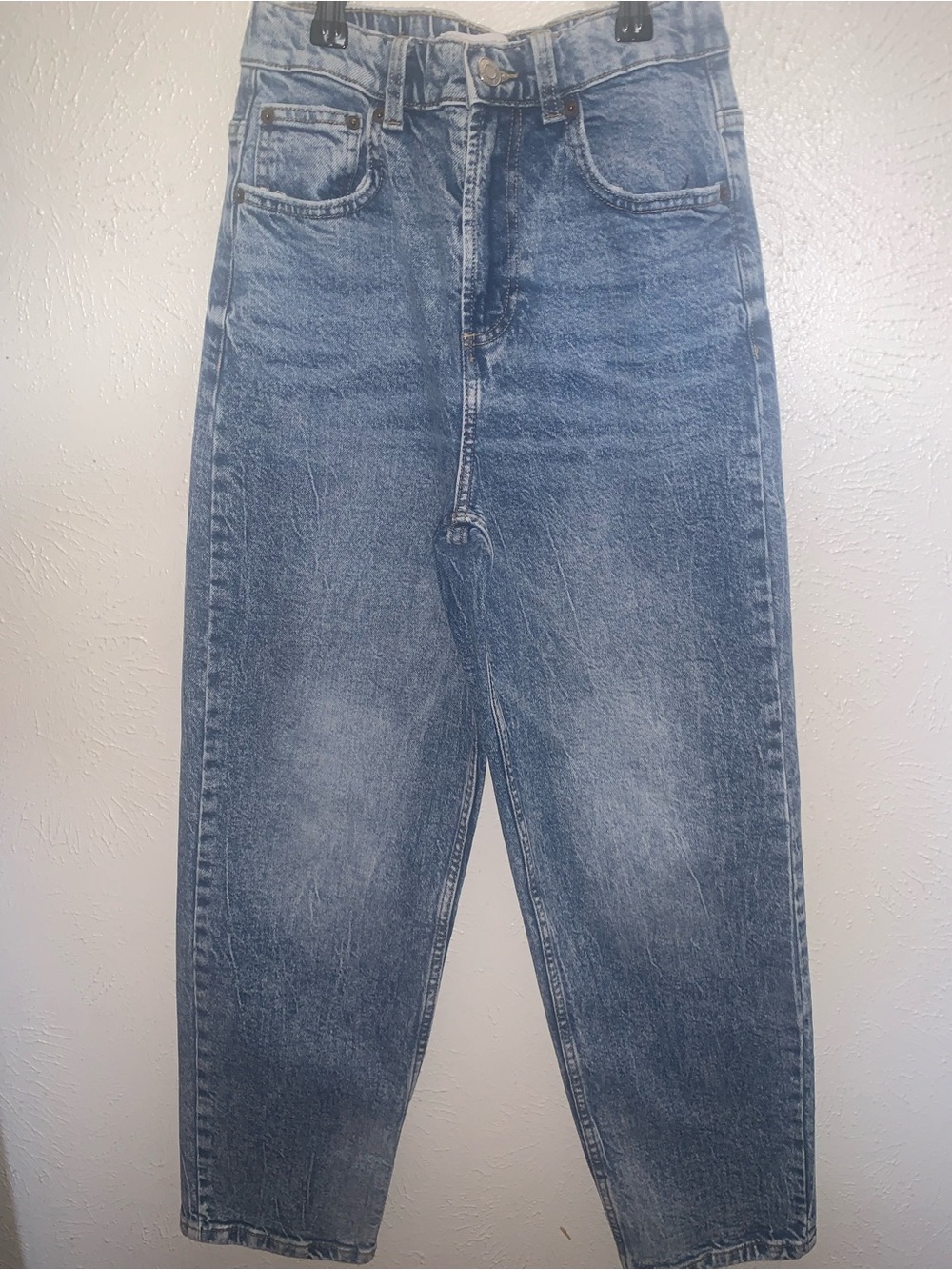 Girl Zara jeans